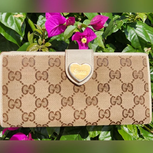 Gucci Guccisima Heart Snap Fold Wallet - Picture 1 of 16
